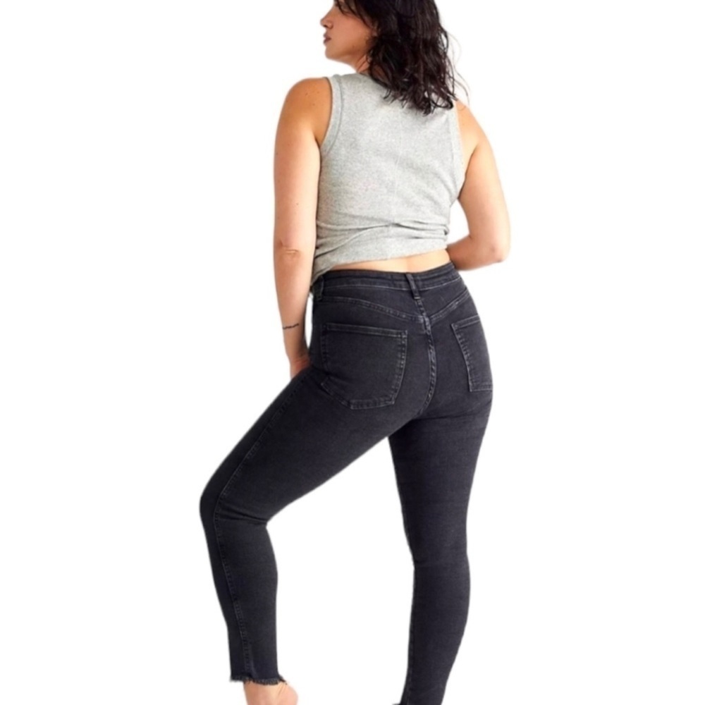 Free People Raw High Rise Jegging in Washed Black - Picture 4 of 8